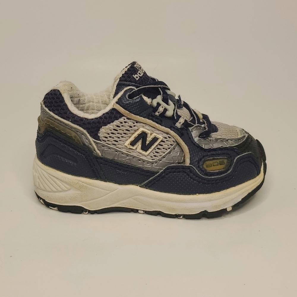 𝅺new Balance Boys All Terrain Running Shoes Blue KJ